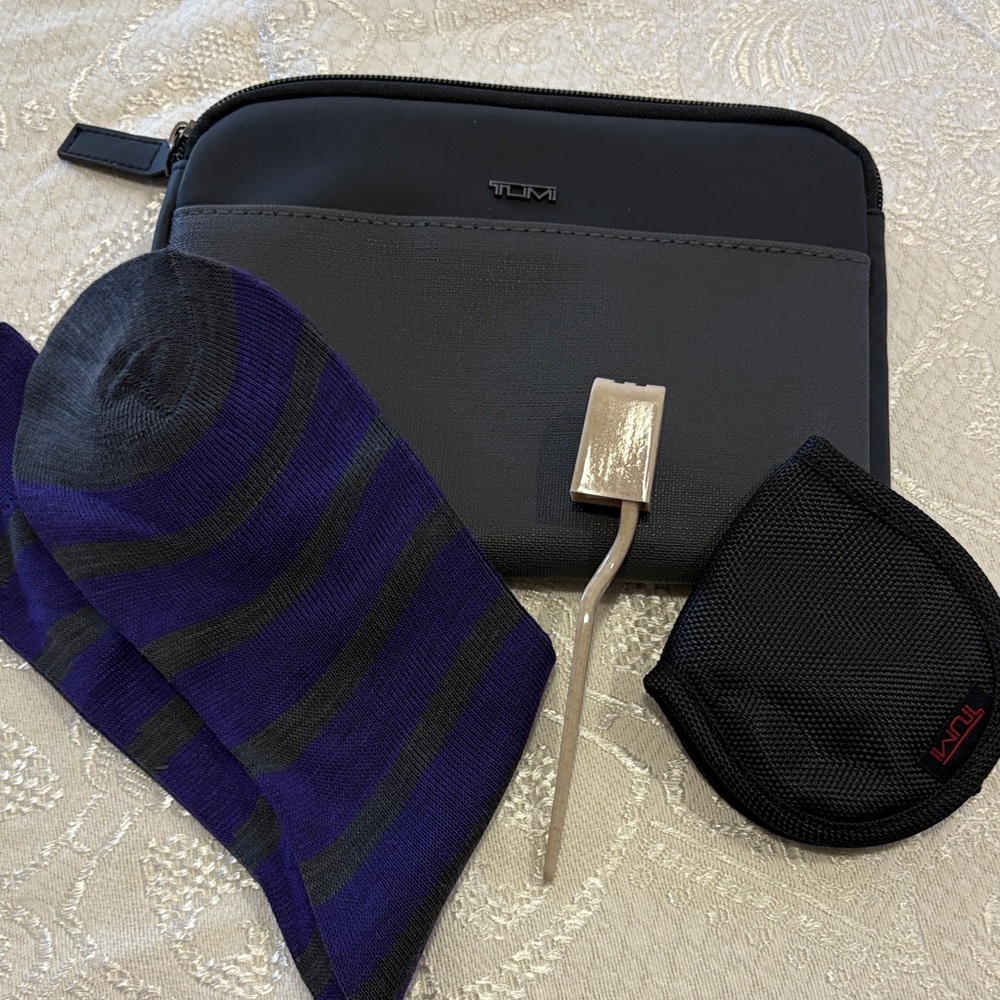 Tumi Black & Gray travel makeup pouches NEW. Great Stocking Stuffers!